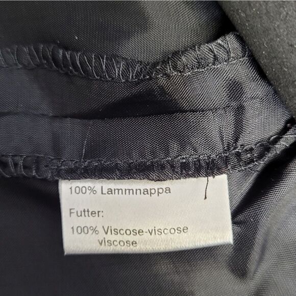 AKRIS lamb leather skirt with trim and matching v-neck top set 12 - Picture 6 of 13